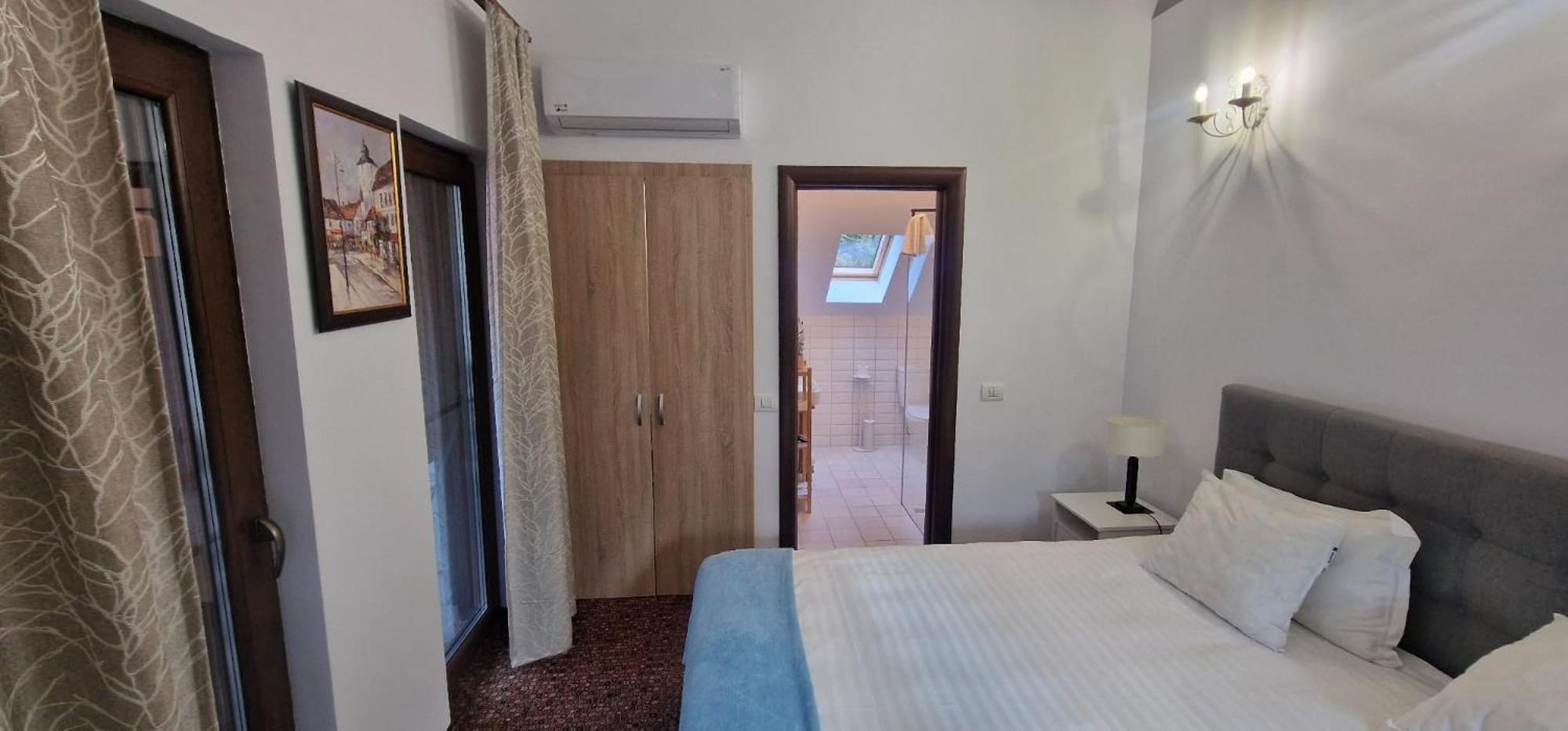 오푸스 빌라 시나이아 외부 사진 A bedroom in the hotel